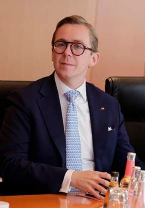 Philipp Amthor, Staatsminister für Bund-Länder-Zusammenarbeit, Deutschland, Berlin, Bundeskanzleramt, Das Bundeskabinett befasst sich in seiner 60. Sitzung am 30. September 2026 unter anderem mit den Auslandseinsätzen der Bundeswehr.