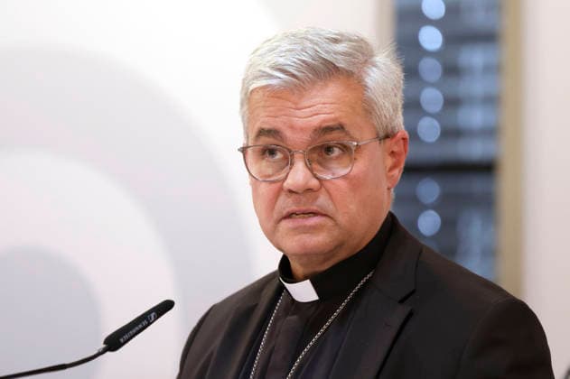 Udo Markus Bentz beim Pressegespräch zum Studientag Künstliche Intelligenz, Menschsein und Gemeinwohl: Impulse aus der Sozialenzyklika Magnifica humanitas bei der Herbst-Vollversammlung der Deutschen Bischofskonferenz im Dompfarrzentrum. Fulda, 30.09.2026