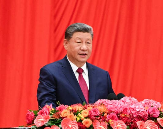 (260930) -- BEIJING, Sept. 30, 2026 -- Chinese President Xi Jinping, also general secretary of the Communist Party of China Central Committee and chairman of the Central Military Commission, delivers an important speech at a reception to celebrate the 77th anniversary of the founding of the People s Republic of China at the Great Hall of the People in Beijing, capital of China, Sept. 30, 2026. ) CHINA-BEIJING-LEADERS-NATIONAL DAY-RECEPTION (CN) XiexHuanchi 