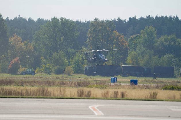 Celle, Deutschland, Europa. Die Heeresfliegertruppe der Bundeswehr präsentiert bei der Leistungsschau auf dem Flugplatz Celle ihre Fähigkeiten, Einsatzbereitschaft und verschiedene Luftfahrtsysteme. Die Veranstaltung folgt auf die NATO-Zertifizierungsübung GRÜNER FALKE 2026 und umfasst Präsentationen, technische Einblicke sowie eine Flugvorführung mit mehr als 35 Hubschraubern. Copyright: xAymanxAlahmedx