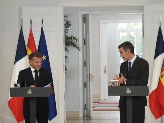 September 30, 2026, Madrid, Madrid, Spain: MADRID, SPAIN - SEPTEMBER 30: French President Emmanuel Macron, on an official State visit, holds a joint press conference with Spanish Prime Minister Pedro SoÂ¡nchez at the Moncloa Palace, on September 30, 2026. Madrid Spain  - ZUMAh199 20260930_zip_h199_012 Copyright: xAaronxHerediax