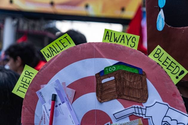 September 30, 2026, Manila, Philippines: MANILA, PHILIPPINES, SEPTEMBER 29, 2026: Public transport drivers and operators take part in a two-day strike over rising fuel prices in Metro Manila. Transport group PISTON called for lower fuel prices, higher fares, the removal of excise and value-added taxes on petroleum products and the repeal of the Oil Deregulation Law, arguing that rising operating costs are putting increasing pressure on drivers incomes. Manila Philippines - ZUMAq101 20260930_zna_q101_046 Copyright: xCharlesxEdmonxS.xPerezx