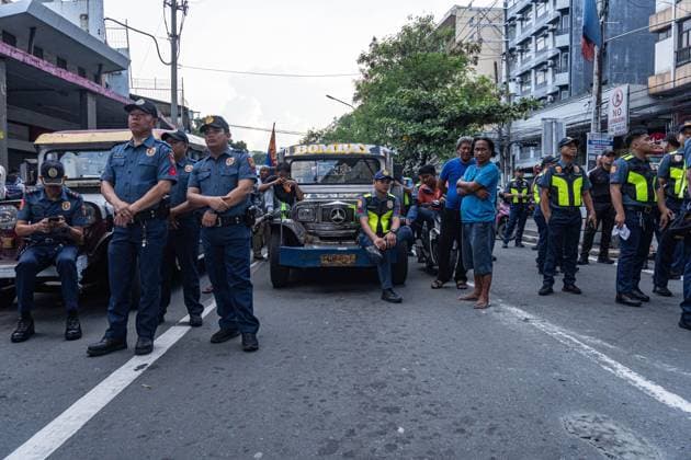 September 30, 2026, Manila, Philippines: MANILA, PHILIPPINES, SEPTEMBER 29, 2026: Public transport drivers and operators take part in a two-day strike over rising fuel prices in Metro Manila. Transport group PISTON called for lower fuel prices, higher fares, the removal of excise and value-added taxes on petroleum products and the repeal of the Oil Deregulation Law, arguing that rising operating costs are putting increasing pressure on drivers incomes. Manila Philippines  - ZUMAq101 20260930_zna_q101_044 Copyright: xCharlesxEdmonxS.xPerezx