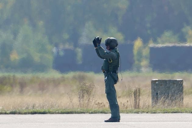 Celle, Deutschland, Europa. Die Heeresfliegertruppe der Bundeswehr präsentiert bei der Leistungsschau auf dem Flugplatz Celle ihre Fähigkeiten, Einsatzbereitschaft und verschiedene Luftfahrtsysteme. Die Veranstaltung folgt auf die NATO-Zertifizierungsübung GRÜNER FALKE 2026 und umfasst Präsentationen, technische Einblicke sowie eine Flugvorführung mit mehr als 35 Hubschraubern. Copyright: xAymanxAlahmedx