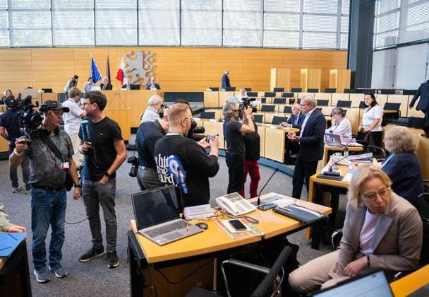MÜNDLICHE ANHÖRUNG ZU EINEM PARTEIVERBOTSVERFAHREN GEGEN DIE AFD ** NUR FÜR REDAKTIONELLE ZWECKE ** EDITORIAL USE ONLY **<p>30 09 2026-Erfurt: Mündliche Anhörung des Justizausschusses zu einem Parteiverbotsverfahren gegen die AfD auf Bundesebene im Thüringer Landtag¨Den Antrag hatte die Linke-Fraktion gestellt. ( Deutschland Thueringen Erfurt Copyright: SaschaxFromm