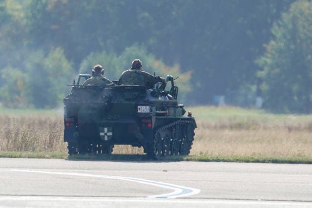 Celle, Deutschland, Europa. Die Heeresfliegertruppe der Bundeswehr präsentiert bei der Leistungsschau auf dem Flugplatz Celle ihre Fähigkeiten, Einsatzbereitschaft und verschiedene Luftfahrtsysteme. Die Veranstaltung folgt auf die NATO-Zertifizierungsübung GRÜNER FALKE 2026 und umfasst Präsentationen, technische Einblicke sowie eine Flugvorführung mit mehr als 35 Hubschraubern. Copyright: xAymanxAlahmedx