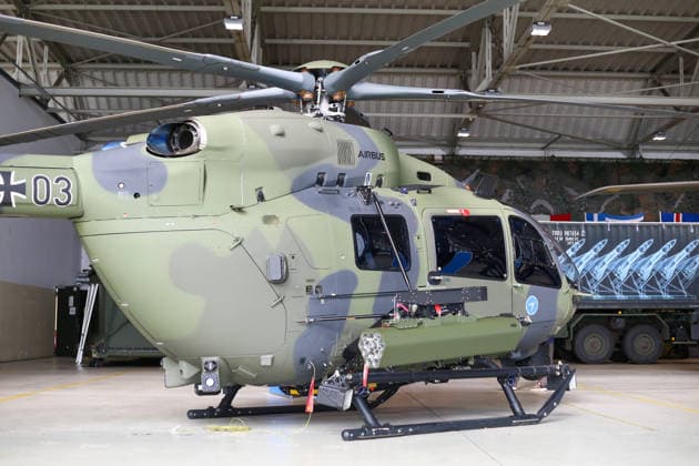 Celle, Deutschland, Europa. Die Heeresfliegertruppe der Bundeswehr präsentiert bei der Leistungsschau auf dem Flugplatz Celle ihre Fähigkeiten, Einsatzbereitschaft und verschiedene Luftfahrtsysteme. Die Veranstaltung folgt auf die NATO-Zertifizierungsübung GRÜNER FALKE 2026 und umfasst Präsentationen, technische Einblicke sowie eine Flugvorführung mit mehr als 35 Hubschraubern. Copyright: xAymanxAlahmedx