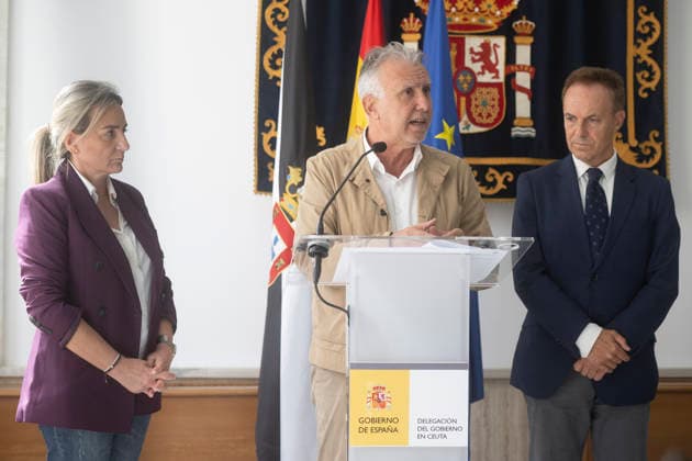 Ángel Víctor Torres chairs a meeting of the Situation Committee for the autonomous city of Ceuta I D The Minister of Education, Vocational Training, and Sports, Milagros Tolón, the Minister of Territorial Policy and Democratic Memory, Ángel Víctor Torres, and the Government Delegate in Ceuta, David de la Encina, during the meeting of the Situation Committee for the autonomous city, at the Government Delegation, on September 30, 2026, in Ceuta, Spain. Torres announced that the government will allocate 40.3 million to security and sanitation in Ceuta and that the space next to the prison will be used as a new shelter. SEPTEMBER 30, 2026 Ceuta Ceuta, Spain Copyright: xMarcosxMorenox 7811045