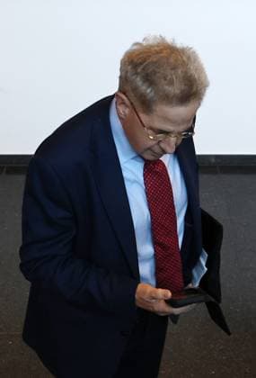 Thueringer Landtag - Justizausschuss 30.09.2026, Erfurt, Thueringer Landtag, Justizausschuss, Muendliche Anhoerung zum Antrag der Fraktion Die Linke: Einleitung eines Parteiverbotsverfahrens gegen die AfD im Bild: Dr. Hans-Georg Maassen