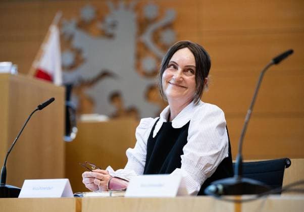 MÜNDLICHE ANHÖRUNG ZU EINEM PARTEIVERBOTSVERFAHREN GEGEN DIE AFD ** NUR FÜR REDAKTIONELLE ZWECKE ** EDITORIAL USE ONLY **<p>30 09 2026-Erfurt: Mündliche Anhörung des Justizausschusses zu einem Parteiverbotsverfahren gegen die AfD auf Bundesebene im Thüringer Landtag¨Den Antrag hatte die Linke-Fraktion gestellt. im Foto: Prof. Dr. Kathrin Groh ( Deutschland Thueringen Erfurt Copyright: SaschaxFromm