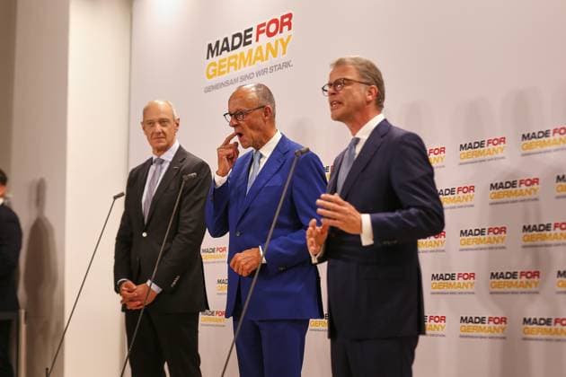 Berlin, Deutschland, 30.09.2026: Siemensstadt: Jahrestreffen der Initiative Made for Germany : Siemens-Chef Roland Busch, Bundeskanzler Friedrich Merz (CDU) und Deutsche-Bank-Chef Christian Sewing geben ein Pressestatement. Copyright: xdtsxNachrichtenagenturx dts_136948