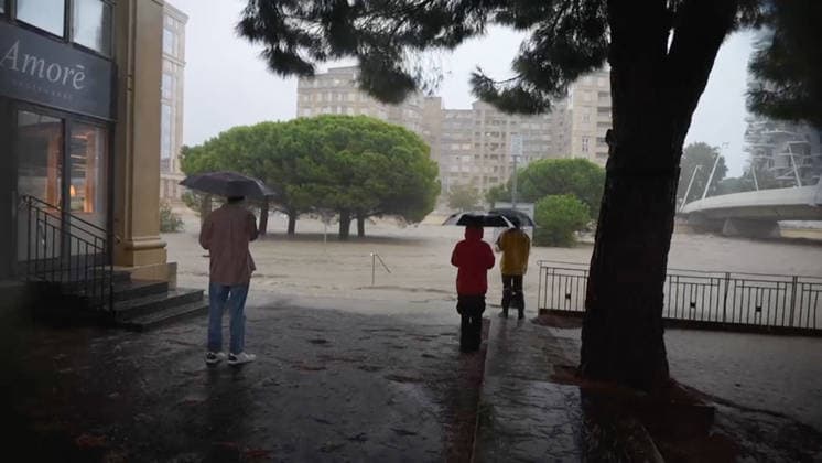 Flooding in Montpellier Caused by The Mediterranean Weather System - France The River Lez is in flood and is inundating the streets of Montpellier, France, on 30 September 2026. The Gard and Hérault departments are on red alert for rain and flooding due to the first Cévenol weather event of the autumn, which is already proving very intense. Significant rainfall totals have already been recorded, with over 200 mm in some places. Photo by CLPRESS ABACAPRESS.COM Montpellier France  Copyright: xCLPRESS ABACAx