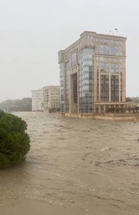 Flooding in Montpellier Caused by The Mediterranean Weather System - France The River Lez is in flood and is inundating the streets of Montpellier, France, on 30 September 2026. The Gard and Hérault departments are on red alert for rain and flooding due to the first Cévenol weather event of the autumn, which is already proving very intense. Significant rainfall totals have already been recorded, with over 200 mm in some places. Photo by CLPRESS ABACAPRESS.COM Montpellier France  Copyright: xCLPRESS ABACAx