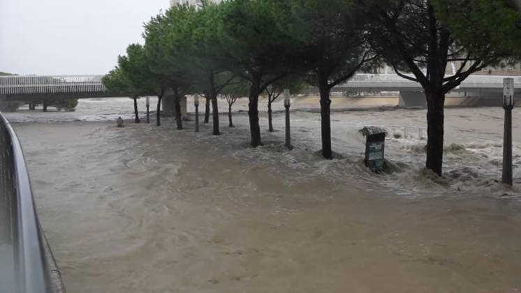 Flooding in Montpellier Caused by The Mediterranean Weather System - France The River Lez is in flood and is inundating the streets of Montpellier, France, on 30 September 2026. The Gard and Hérault departments are on red alert for rain and flooding due to the first Cévenol weather event of the autumn, which is already proving very intense. Significant rainfall totals have already been recorded, with over 200 mm in some places. Photo by CLPRESS ABACAPRESS.COM Montpellier France  Copyright: xCLPRESS ABACAx