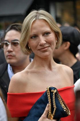 PFW Stella McCartney Outside Arrivals JR Violet Atkinson arriving at the Stella McCartney show during Paris Fashion Week, in Paris, France on 30 September 2026. Photo by Julien Reynaud APS-Medias ABACAPRESS.COM Paris France  Copyright: xReynaudxJulien APS-Medias ABACAx