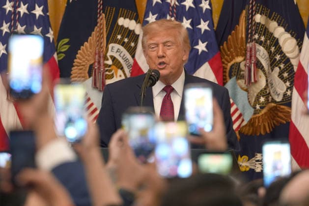 U.S. President Donald Trump speaks during Hispanic Heritage Month celebrations in Washington, D.C., United States, 30 September 2026. Trump reinstated the Hispanic Heritage Month celebration at the White House—which was not held last year—one month before the midterm elections, in which polls show a decline in Latino support for Republicans. Trump revives Hispanic Heritage Month celebrations while losing the latino vote !ACHTUNG: NUR REDAKTIONELLE NUTZUNG!  Copyright: xOctavioxGuzmánx AME1597 20260930-55021550476_1