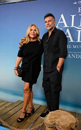 Premiere of the musical El alma al aire, featuring songs by Alejandro Sanz Cristina Tarrega and Mami Quevedo at the premiere of the musical El alma al aire at the Ocaso Coliseum Theater on September 30, 2026, in Madrid, Spain. This new musical, inspired by the songs of Alejandro Sanz, transforms some of the most iconic tracks of his career into the driving force behind a moving, relatable, and deeply human. A theatrical journey that speaks of freedom, the bonds that sustain us, and the courage needed to pursue what truly matters. MUSICAL PHOTOCALL Madrid, Spain Copyright: xFranciscoxGuerrax 7811542