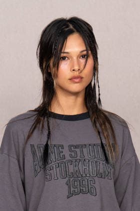 PFW Acne Studios - Photocall LZ Miki attends the Acne Studios Womenswear Spring Summer 2027 show as part of Paris Fashion Week on September 30, 2026 in Paris, France. Photo by Laurent Zabulon ABACAPRESS.COM  Copyright: xZabulonxLaurent ABACAx