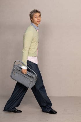 PFW Acne Studios - Photocall LZ Johnny Suh attends the Acne Studios Womenswear Spring Summer 2027 show as part of Paris Fashion Week on September 30, 2026 in Paris, France. Photo by Laurent Zabulon ABACAPRESS.COM  Copyright: xZabulonxLaurent ABACAx