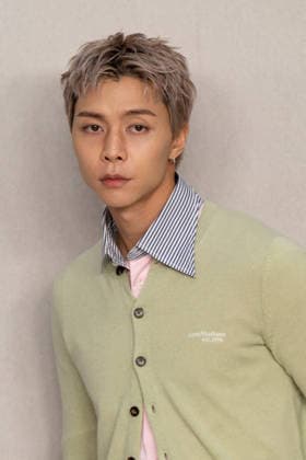 PFW Acne Studios - Photocall LZ Johnny Suh attends the Acne Studios Womenswear Spring Summer 2027 show as part of Paris Fashion Week on September 30, 2026 in Paris, France. Photo by Laurent Zabulon ABACAPRESS.COM  Copyright: xZabulonxLaurent ABACAx