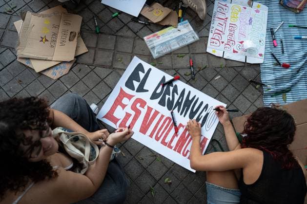 September 30, 2026, Las Palmas De Gran Canaria, Las Palmas, Spain: LAS PALMAS DE GRAN CANARIA, SPAIN, SEPTEMBER 30, 2026: Around 100 housing activists take part in a protest camp outside the Government Delegation in Las Palmas de Gran Canaria, calling for affordable housing and measures to address housing insecurity. The action forms part of a wider wave of housing protests and encampments across Spain following demonstrations sparked by the eviction of Madrid resident Maricarmen Abascal. Las Palmas De Gran Canaria Spain  - ZUMAq101 20260930_zna_q101_217 Copyright: xAlexxBashax