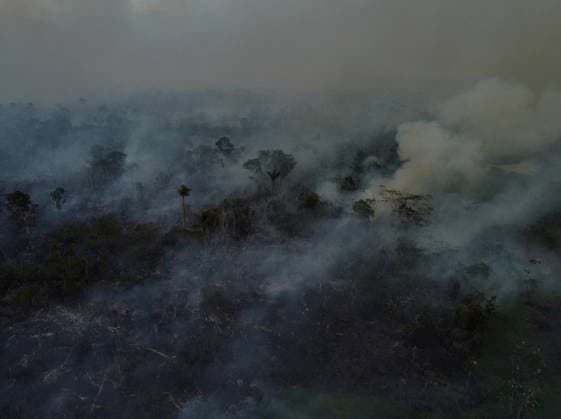A wildfire burns vegetation near AM-070 highway Aerial image captured by drone shows a wildfire burning a vegetation near AM-070 highway, in the Cacau Pirera district of Iranduba, in Brazilian northern Amazonas state, this Wednesday afternoon, September 30, 2026. The Government of Amazonas declared state of emergency for all 62 municipalities in the state due to severe drought and high temperatures driven by the El Nino phenomenon. Photo: EDMAR BARROS ATO PRESS ESTADAO CONTEUDO Iranduba Amazonas Brazil  Copyright: xEdmarxBarrosx