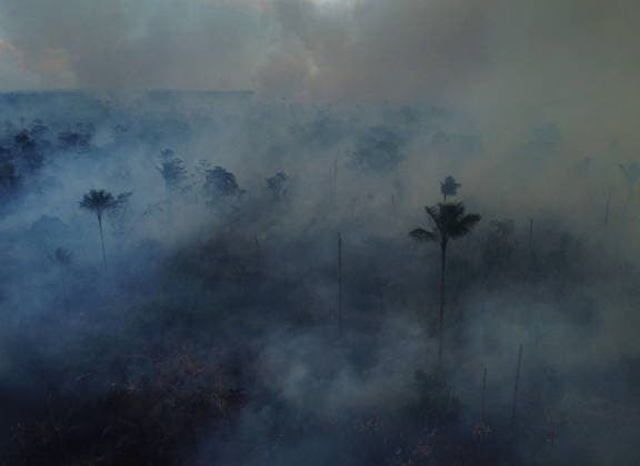 A wildfire burns vegetation near AM-070 highway Aerial image captured by drone shows a wildfire burning a vegetation near AM-070 highway, in the Cacau Pirera district of Iranduba, in Brazilian northern Amazonas state, this Wednesday afternoon, September 30, 2026. The Government of Amazonas declared state of emergency for all 62 municipalities in the state due to severe drought and high temperatures driven by the El Nino phenomenon. Photo: EDMAR BARROS ATO PRESS ESTADAO CONTEUDO Iranduba Amazonas Brazil  Copyright: xEdmarxBarrosx