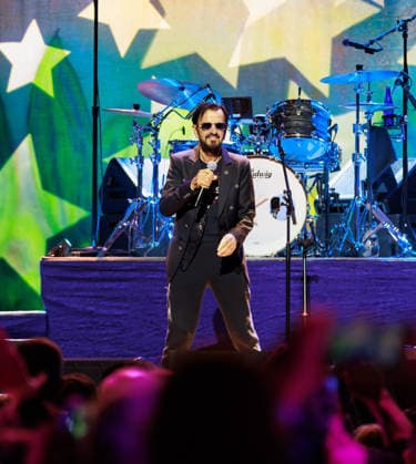 September 30, 2026, Boston, Massachusetts, USA: RINGO STARR performs with his All Starr Band at MGM Music Hall at Fenway in Boston, September 30, 2026. A Rock and Roll Hall of Fame inductee and 9-time Grammy Award winner, Starr rose to worldwide fame as the drummer of the Beatles and has enjoyed a celebrated solo career spanning more than five decades. Boston USA  - ZUMAs379 20260930_znp_s379_003 Copyright: xDavexShrewsburyx