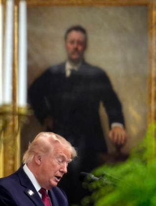 September 30, 2026, Washington, District Of Columbia, USA: United States President Donald J Trump speaks during the Hispanic Heritage Month Celebration in the East Room of the White House in Washington, DC, USA, Wednesday, September 30, 2026 Washington USA  - ZUMAs152 20260930_faa_s152_071 Copyright: xYurixGripasx-xPoolxviaxCNPx