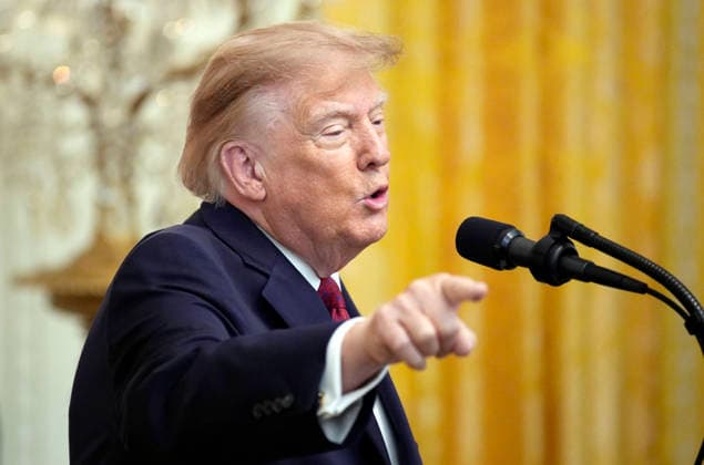 September 30, 2026, Washington, District Of Columbia, USA: United States President Donald J Trump speaks during the Hispanic Heritage Month Celebration in the East Room of the White House in Washington, DC, USA, Wednesday, September 30, 2026 Washington USA  - ZUMAs152 20260930_faa_s152_100 Copyright: xYurixGripasx-xPoolxviaxCNPx