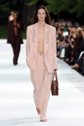 PFW - Stella McCartney Runway A model walks the runway during the Stella McCartney Womenswear Spring Summer 2027 show as part of Paris Fashion Week on September 30, 2026 in Paris, France. Photo by Alain-Gil Gonzalez ABACAPRESS.COM Paris France  Copyright: xGonzalezxAlain-Gil ABACAx