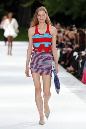 PFW - Stella McCartney Runway A model walks the runway during the Stella McCartney Womenswear Spring Summer 2027 show as part of Paris Fashion Week on September 30, 2026 in Paris, France. Photo by Alain-Gil Gonzalez ABACAPRESS.COM Paris France  Copyright: xGonzalezxAlain-Gil ABACAx