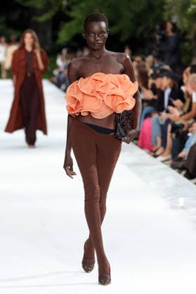PFW - Stella McCartney Runway A model walks the runway during the Stella McCartney Womenswear Spring Summer 2027 show as part of Paris Fashion Week on September 30, 2026 in Paris, France. Photo by Alain-Gil Gonzalez ABACAPRESS.COM Paris France  Copyright: xGonzalezxAlain-Gil ABACAx