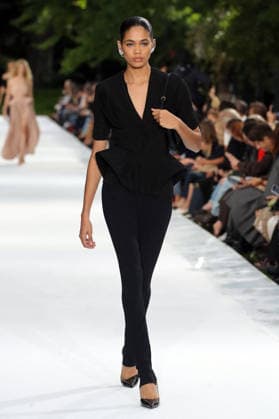 PFW - Stella McCartney Runway A model walks the runway during the Stella McCartney Womenswear Spring Summer 2027 show as part of Paris Fashion Week on September 30, 2026 in Paris, France. Photo by Alain-Gil Gonzalez ABACAPRESS.COM Paris France  Copyright: xGonzalezxAlain-Gil ABACAx