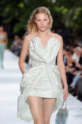 PFW - Stella McCartney Runway A model walks the runway during the Stella McCartney Womenswear Spring Summer 2027 show as part of Paris Fashion Week on September 30, 2026 in Paris, France. Photo by Alain-Gil Gonzalez ABACAPRESS.COM Paris France  Copyright: xGonzalezxAlain-Gil ABACAx