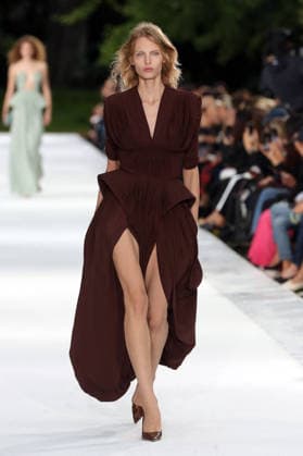PFW - Stella McCartney Runway A model walks the runway during the Stella McCartney Womenswear Spring Summer 2027 show as part of Paris Fashion Week on September 30, 2026 in Paris, France. Photo by Alain-Gil Gonzalez ABACAPRESS.COM Paris France  Copyright: xGonzalezxAlain-Gil ABACAx