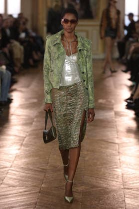 PFW - Balmain Runway A model walks the runway during the Balmain Womenswear Spring Summer 2027 show as part of Paris Fashion Week on September 30, 2026 in Paris, France. Photo by Alain-Gil Gonzalez ABACAPRESS.COM Paris France  Copyright: xGonzalezxAlain-Gil ABACAx