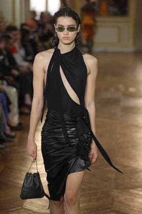 PFW - Balmain Runway A model walks the runway during the Balmain Womenswear Spring Summer 2027 show as part of Paris Fashion Week on September 30, 2026 in Paris, France. Photo by Alain-Gil Gonzalez ABACAPRESS.COM Paris France  Copyright: xGonzalezxAlain-Gil ABACAx
