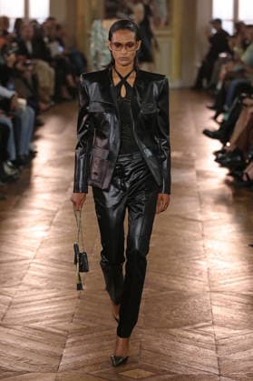 PFW - Balmain Runway A model walks the runway during the Balmain Womenswear Spring Summer 2027 show as part of Paris Fashion Week on September 30, 2026 in Paris, France. Photo by Alain-Gil Gonzalez ABACAPRESS.COM Paris France  Copyright: xGonzalezxAlain-Gil ABACAx