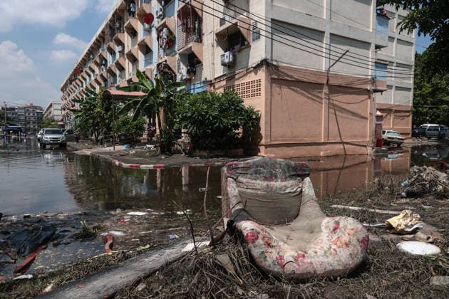 October 1, 2026, Bangkok, Bangkok, Thailand: Floodwaters inside the Klong Chan flats return to normal levels after 48 hours of heavy rain caused sudden flash flooding for over a week, submerging numerous vehicles, in Bangkok, Thailand, October 1, 2026. Bangkok Thailand  - ZUMAp219 20261001_zip_p219_054 Copyright: xNattaphonxPhanphongsanonx