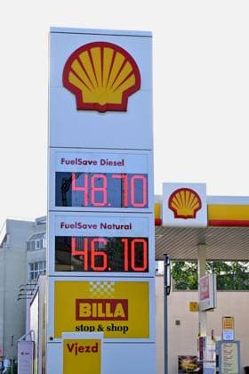 Shell filling station in Brno, Czech Republic, on October 1, 2026. Fuel price regulations, reintroduced by the state due to high diesel and petrol prices, came into effect today. (CTKxPhoto VaclavxSalek) CTKPhotoP2026100102262  CTKPhotoP2026100102262