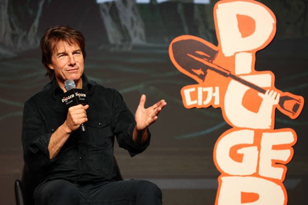 Hollywood star Tom Cruise in Seoul Hollywood star Tom Cruise in Seoul Hollywood actor Tom Cruise responds to reporters questions during a press conference in Seoul on Oct. 1, 2026, to promote the film Digger, which will hit local screens in South Korea on Oct. 3. (Yonhap) 2026-10-01 15:58:58 <Copyright ¨Ï 1980-2026 YONHAPNEWS AGENCY. .> ¼­¿ïÆ¯º°½Ã EDITORIAL USE ONLY  Copyright: xx star ???x yonphotos257264