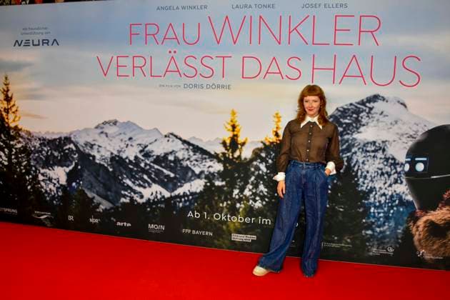 ABB FRAUWINKLER- Sarah Bauerett auf dem roten Teppich bei der NRW Kino Film Premiere Frau Winkler verlaesst das Haus im Kino Lichtburg in Essen am 30.09.2026 NRW Deutschland