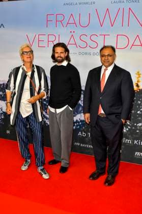 ABB FRAUWINKLER- Doris Doerrie Regisseurin Josef Ellers, Walid Nakschbandi auf dem roten Teppich bei der NRW Kino Film Premiere Frau Winkler verlaesst das Haus im Kino Lichtburg in Essen am 30.09.2026 NRW Deutschland