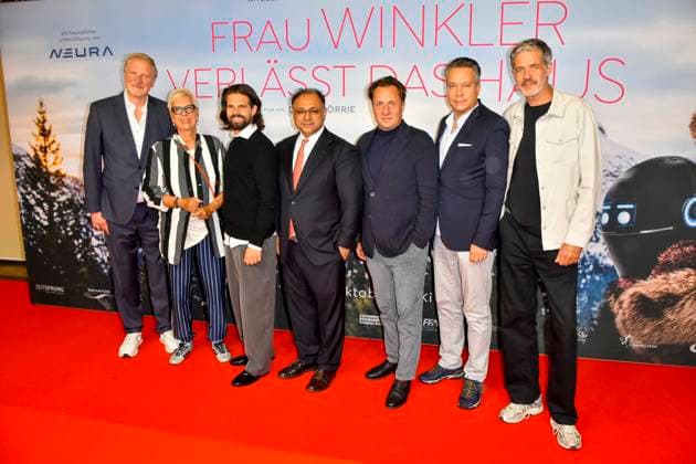 ABB FRAUWINKLER- Doris Doerrie Regisseurin Josef Ellers, Walid Nakschbandi auf dem roten Teppich bei der NRW Kino Film Premiere Frau Winkler verlaesst das Haus im Kino Lichtburg in Essen am 30.09.2026 NRW Deutschland