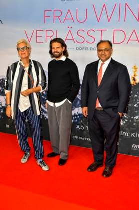 ABB FRAUWINKLER- Doris Doerrie Regisseurin Josef Ellers, Walid Nakschbandi auf dem roten Teppich bei der NRW Kino Film Premiere Frau Winkler verlaesst das Haus im Kino Lichtburg in Essen am 30.09.2026 NRW Deutschland