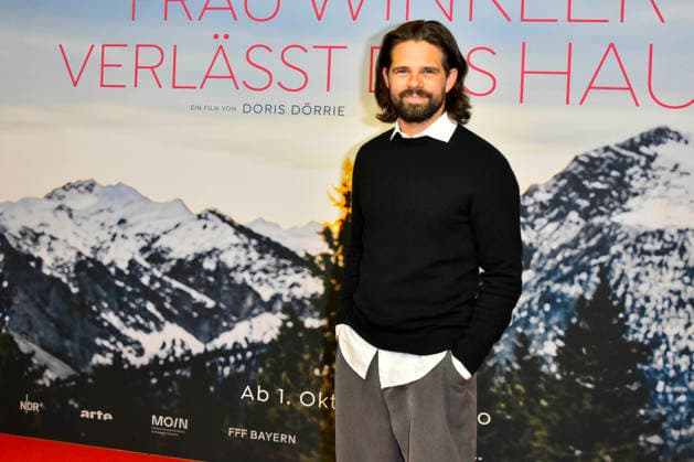 ABB FRAUWINKLER- Josef Ellers auf dem roten Teppich bei der NRW Kino Film Premiere Frau Winkler verlaesst das Haus im Kino Lichtburg in Essen am 30.09.2026 NRW Deutschland