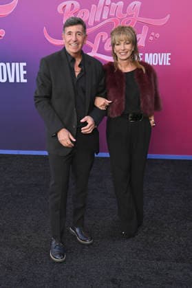 Bradford Lipson mit Begleitung bei der Weltpremiere des Kinofilms Rolling Loud: The Movie im United Artists Theatre. Los Angeles, 30.09.2026