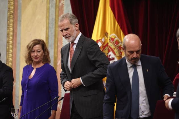 Opening of the 12th Ibero-American Parliamentary Forum at the Congress of Deputies. Congress President Francina Armengol, King Felipe VI, and Senate President Pedro Rollán during the 12th Ibero-American Parliamentary Forum at the Congress of Deputies on October 1, 2026, in Madrid, Spain. The meeting brings together Ibero-American parliamentarians to address the challenges of AI, democracy, gender equality, and parliamentary diplomacy. OCTOBER 1, 2026, Madrid, Madrid, Spain Copyright: xEduardoxParrax 7811897