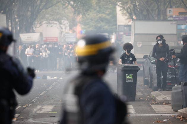 Students Protest Near Paul Eluard Secondary School - Saint Denis (CRS) Republican Security Corps and Student near Paul Eluard secondary school in Saint-Denis, North of Paris, on October 1, 2026 as they continue their protest to demand the hiring of substitute teachers, increased resources, and decent learning conditions. Photo by Raphael Lafargue ABACAPRESS.COM Saint-Denis Ile-de-France France  Copyright: xLafarguexRaphael ABACAx